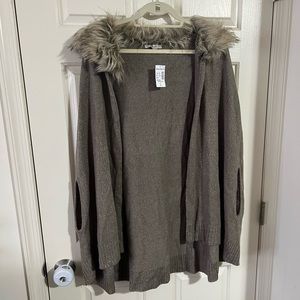 NWT Poncho Sweater Wrap with Arm Holes and Detachable Faux Fur